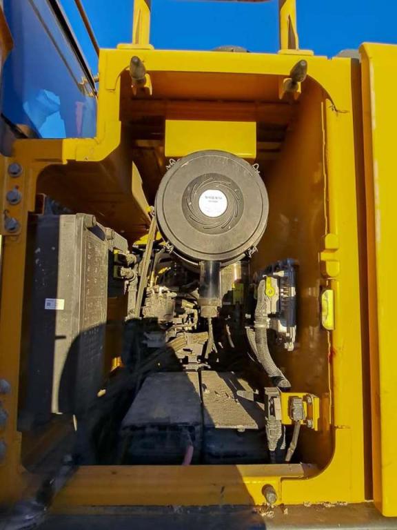 Volvo EC220E Photo 8