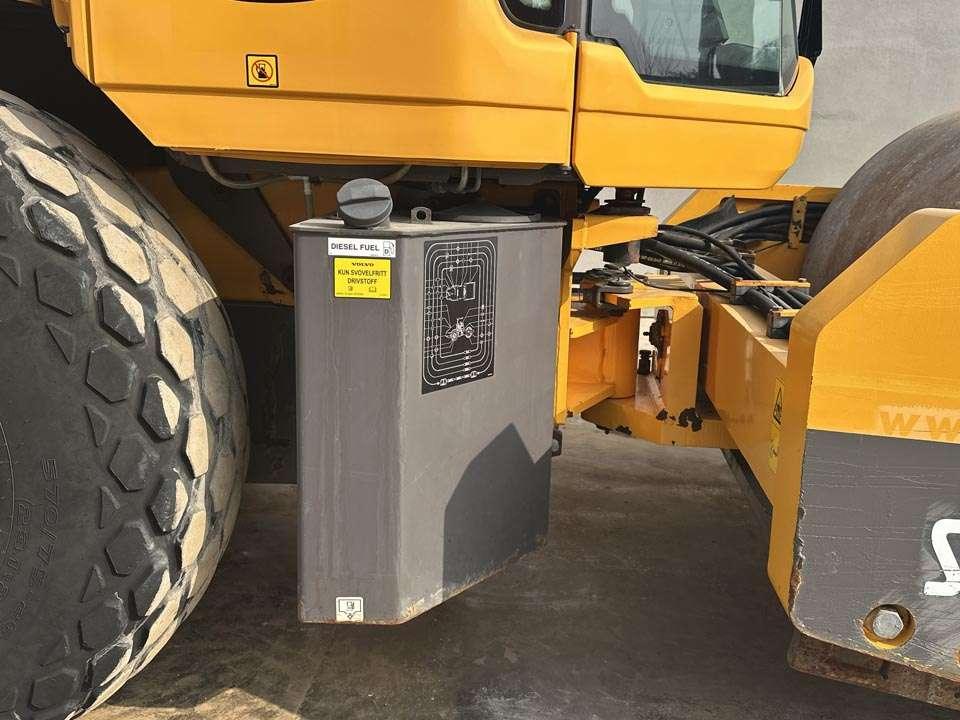 Volvo SD160B Photo 6