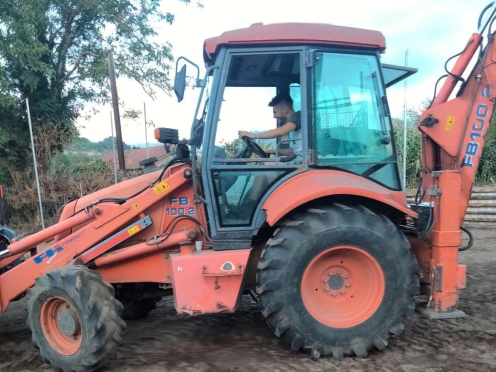 Fiat Kobelco FB100-2 Photo 1