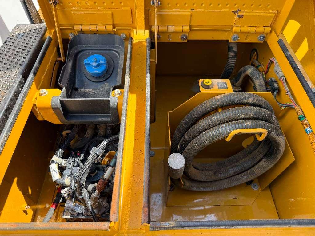 Caterpillar 390F - German Machine / Camera / Quick Coupler Photo 30