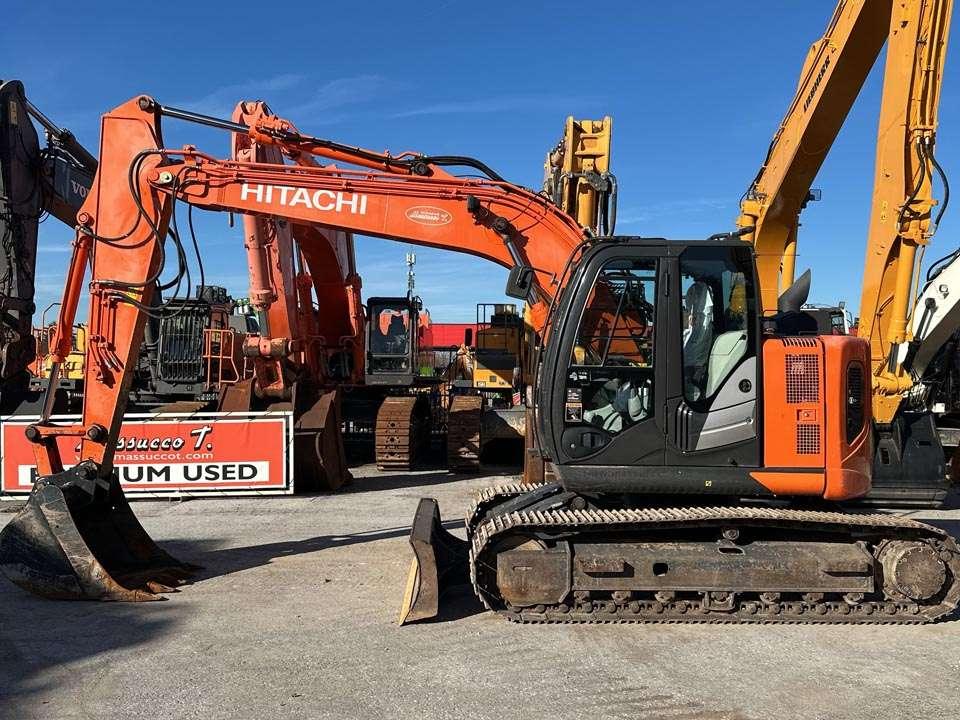 Hitachi ZX135US-6 Photo 2