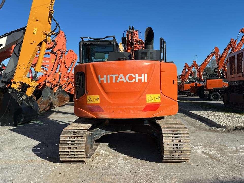 Hitachi ZX135US-6 Photo 23