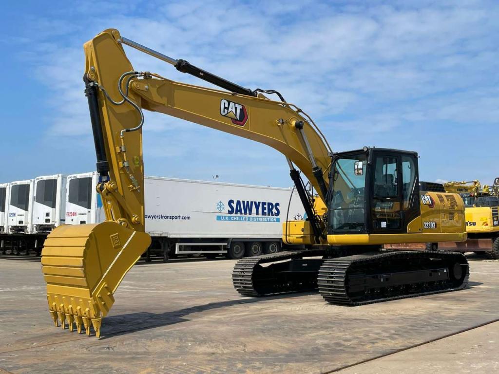 Caterpillar 323D3 Photo 2