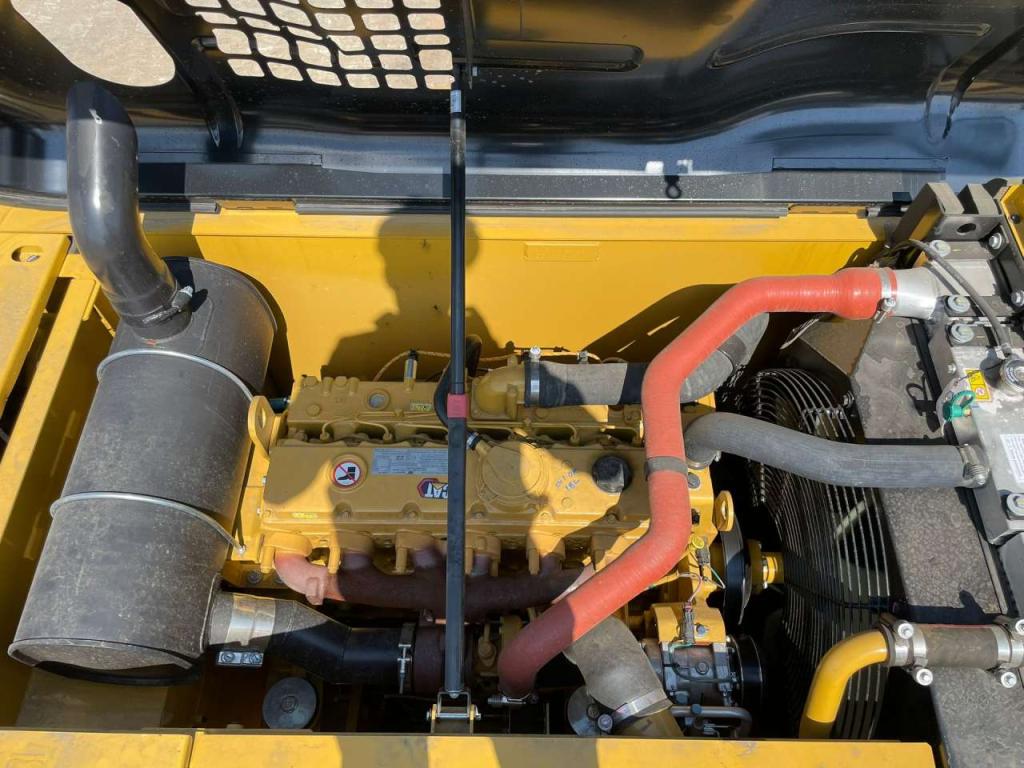 Caterpillar 323D3 Photo 25