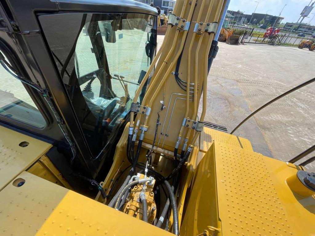 Caterpillar 323D3 Photo 30