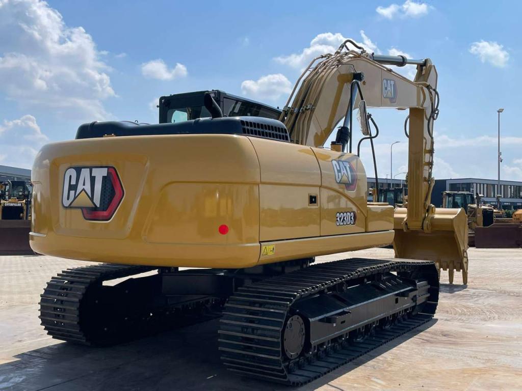 Caterpillar 323D3 Photo 5