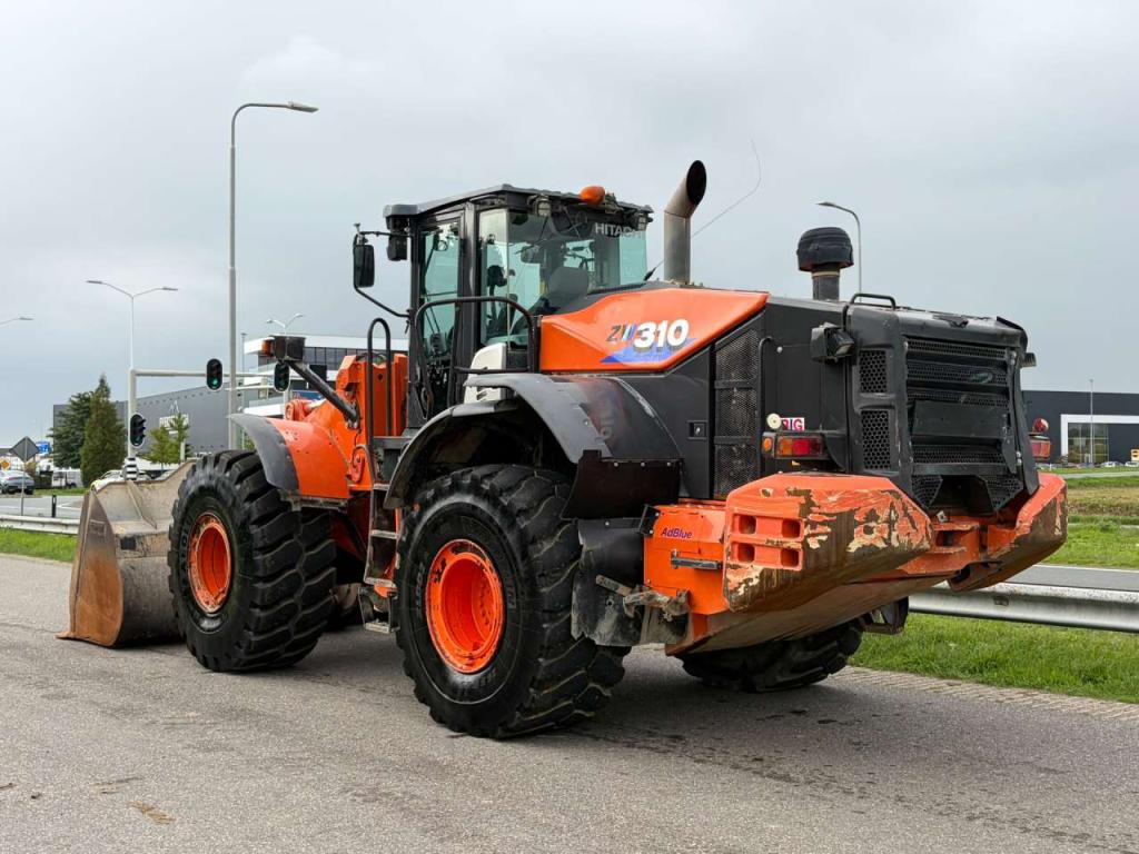 Hitachi ZW310-6 Photo 3