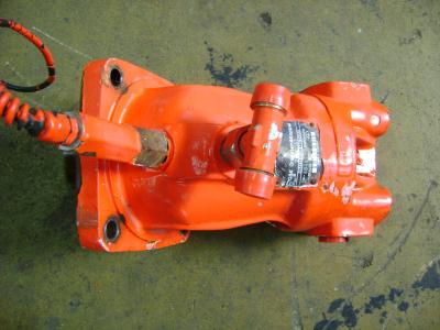 Moteur de rotation de la tourelle pour O&K (Orenstein & Koppel) RH 6-22 en vente par PRV Ricambi Srl