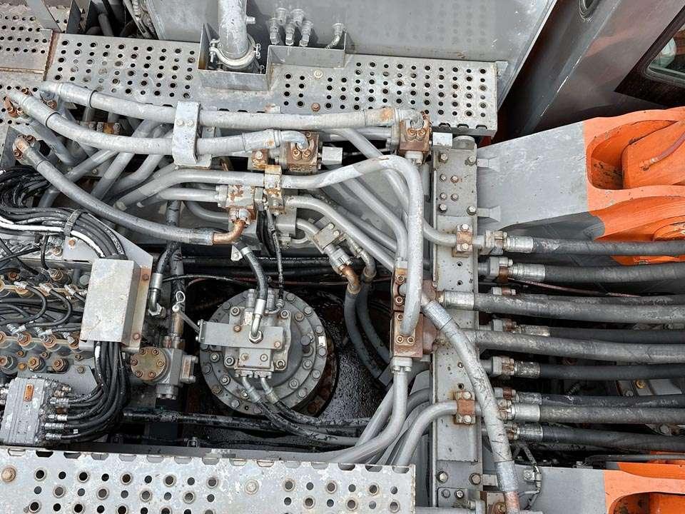 Hitachi EX1200-6 Photo 11
