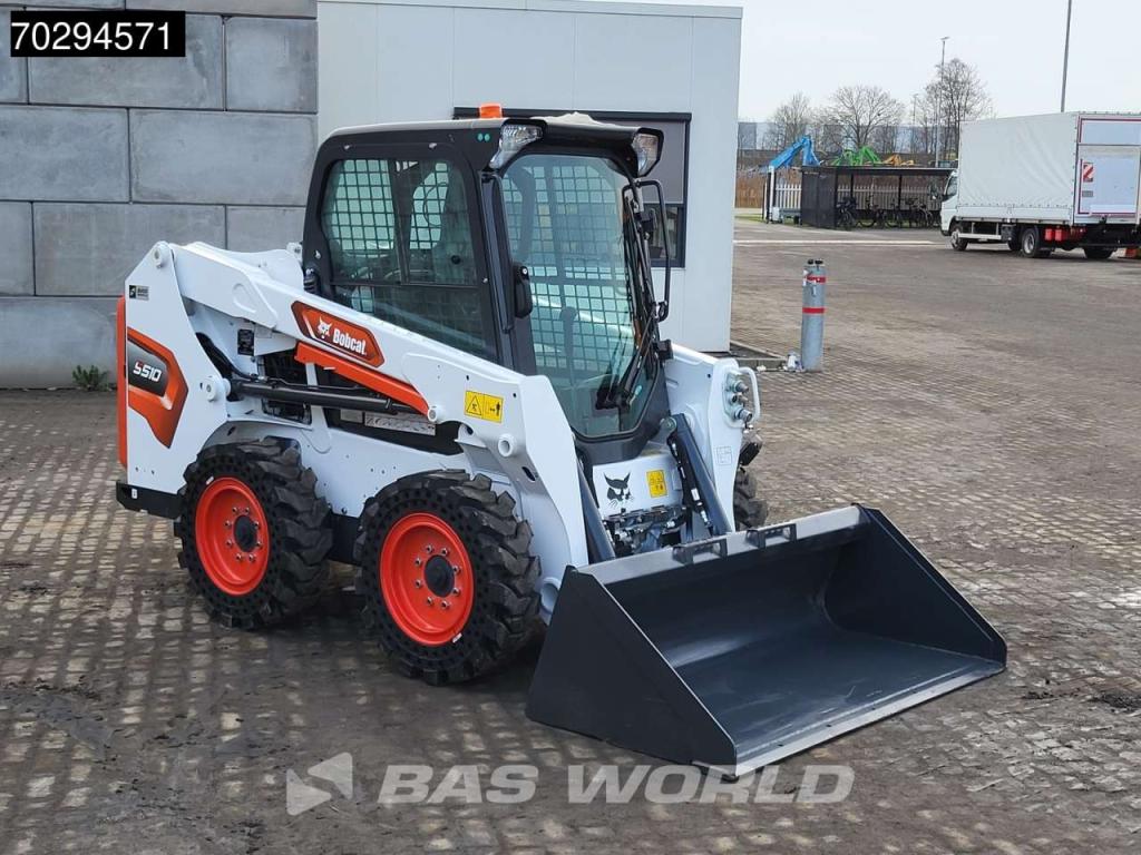 Bobcat S510 A/C - Cabin Photo 11