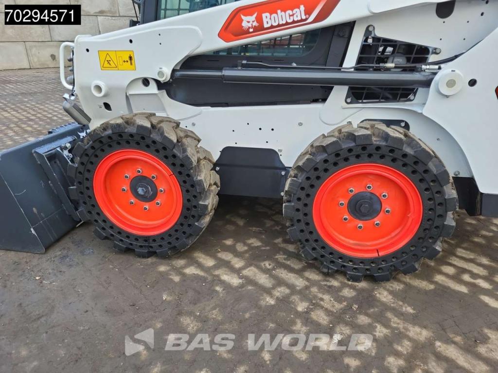 Bobcat S510 A/C - Cabin Photo 17