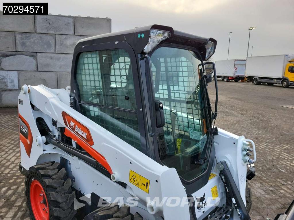Bobcat S510 A/C - Cabin Photo 19
