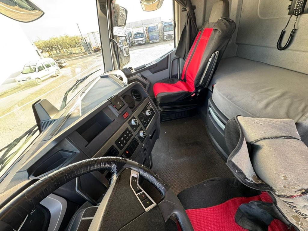 Renault T 520 Photo 7