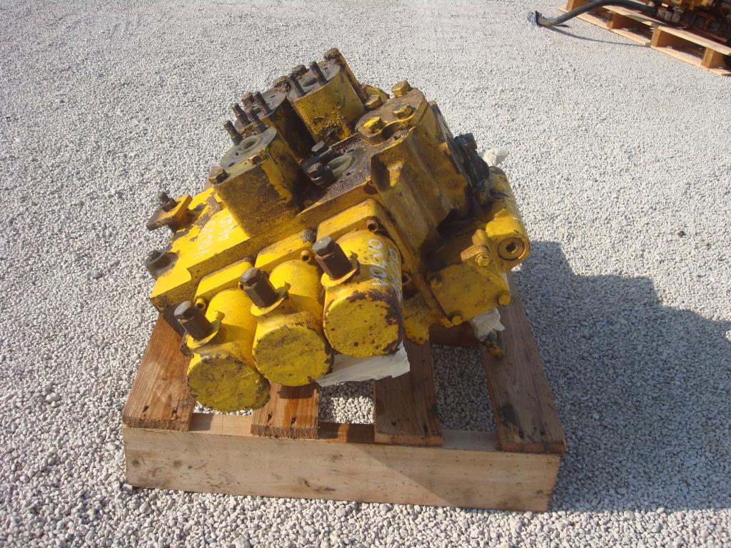 Distributeur hydraulique pour Volvo 4600 Photo 4