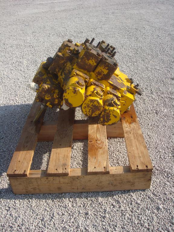 Distributeur hydraulique pour Volvo 4600 Photo 5