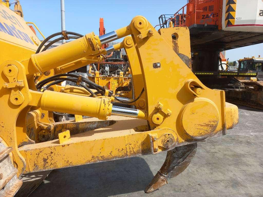 Komatsu D275A-5R (Abu Dhabi) Photo 13
