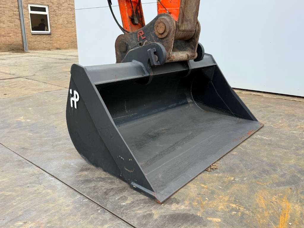 Hitachi ZX225LC-5B - New Bucket / Automatic Greasing / CAM Photo 22