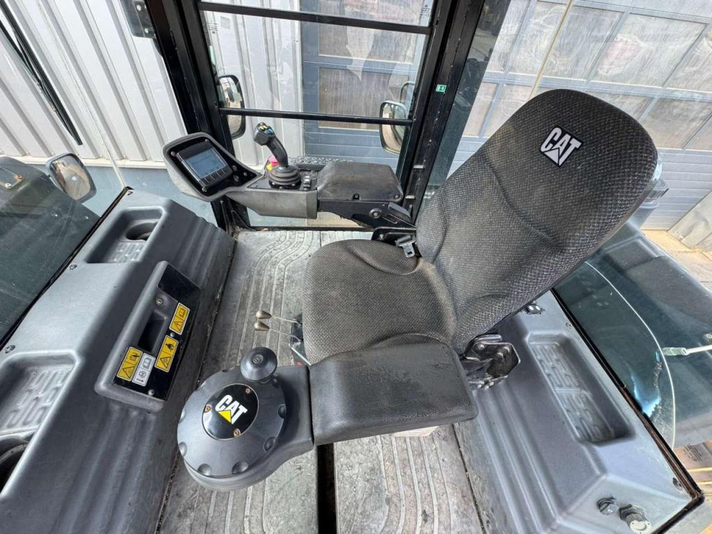 Caterpillar CD54B Photo 16