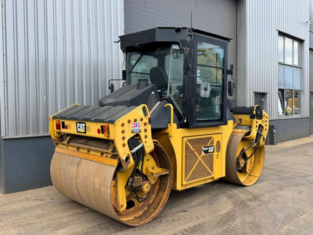 Caterpillar CD54B Photo 6