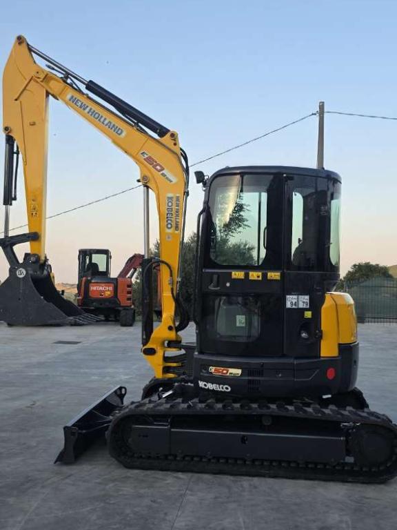 New Holland E50SR Photo 3