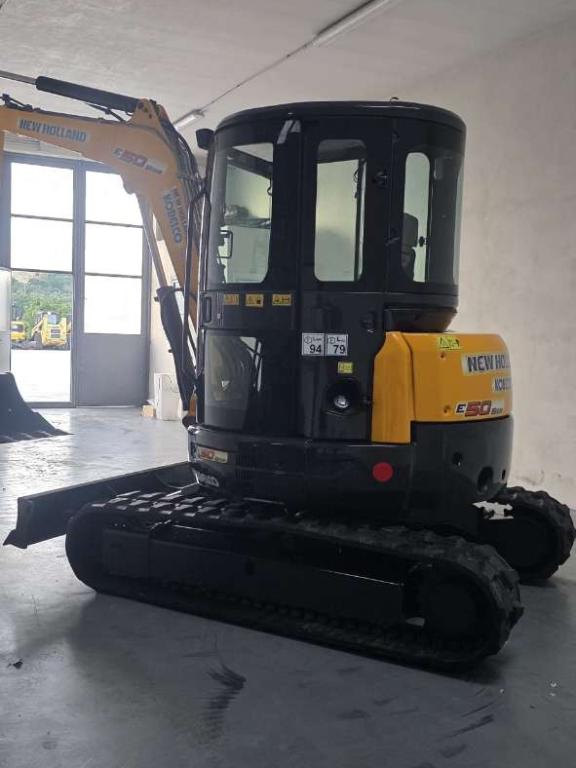 New Holland E50SR Photo 4