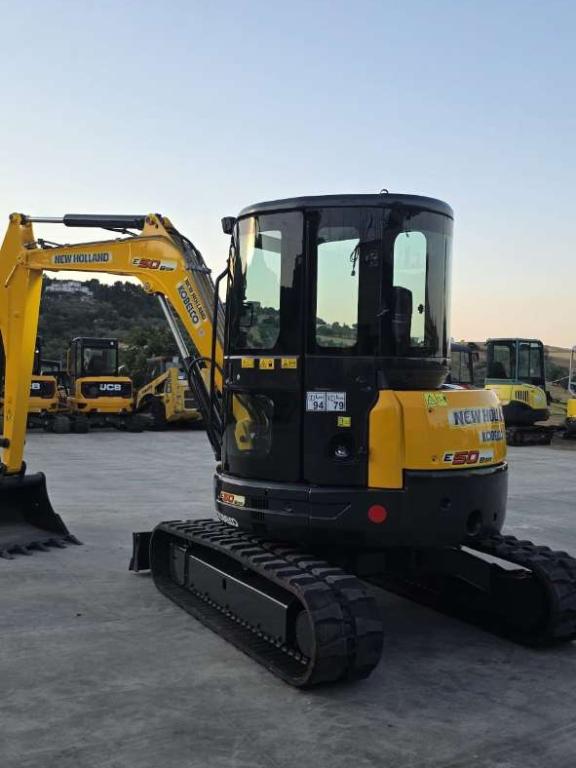 New Holland E50SR Photo 7