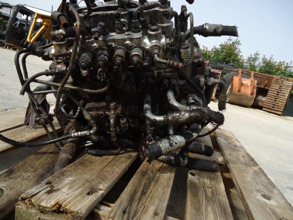 Distributeur hydraulique pour Hitachi ZAXIS 210.3 - 240 Photo 2