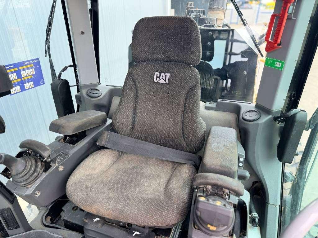 Caterpillar 140M3 Photo 12