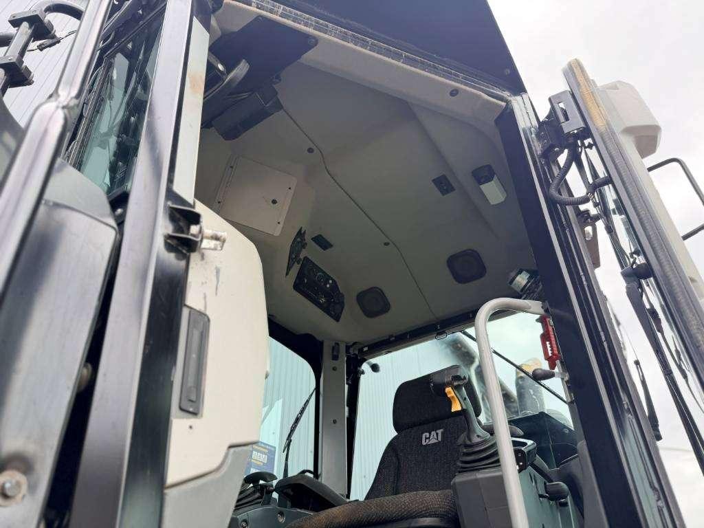Caterpillar 140M3 Photo 16
