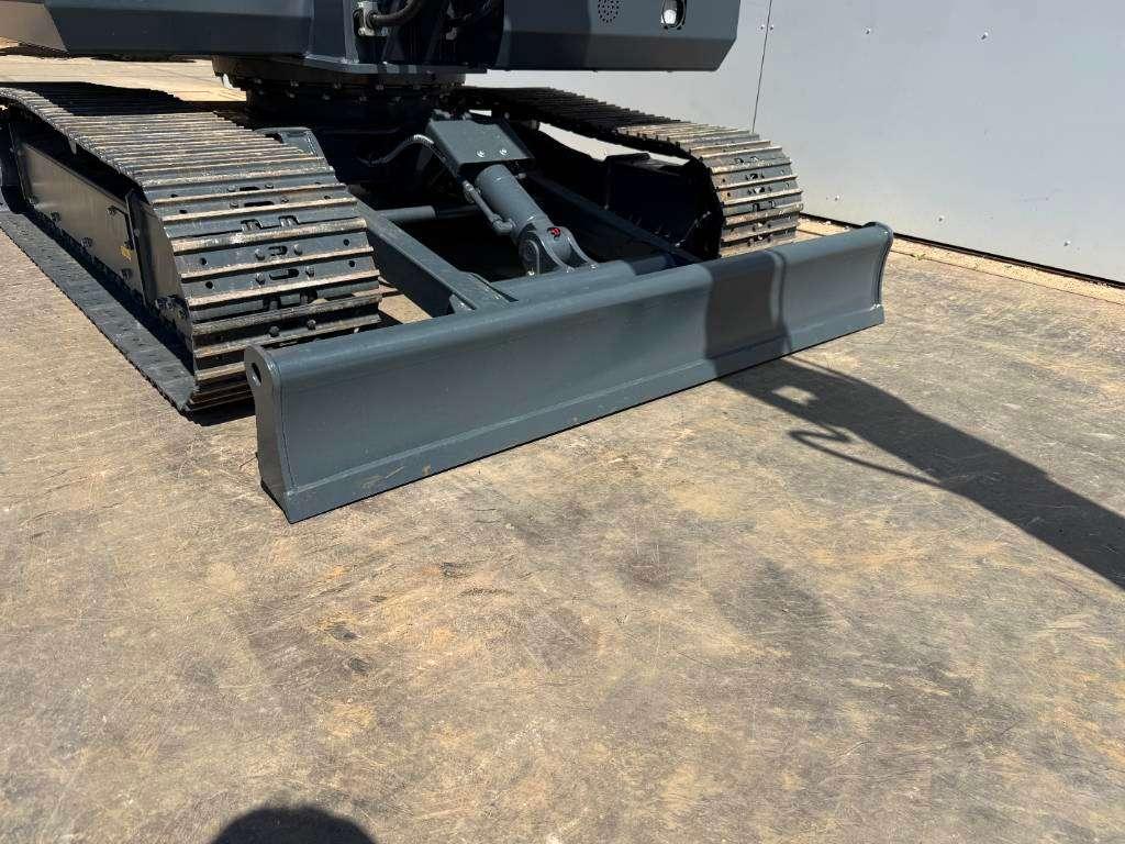Hyundai HX60 G - BRAND NEW / Hammer Lines / Blade Photo 24
