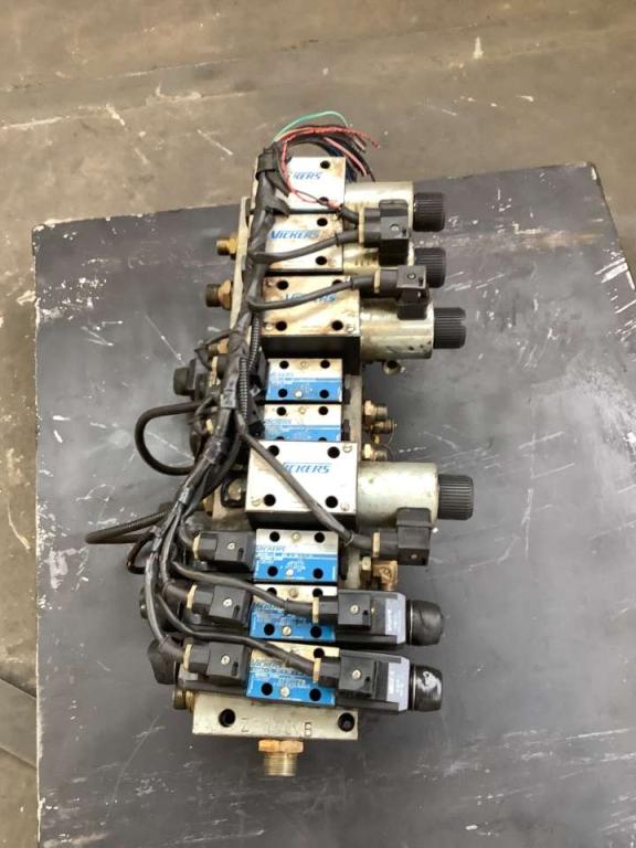 Distributeur hydraulique pour Bitelli BB650 Photo 2