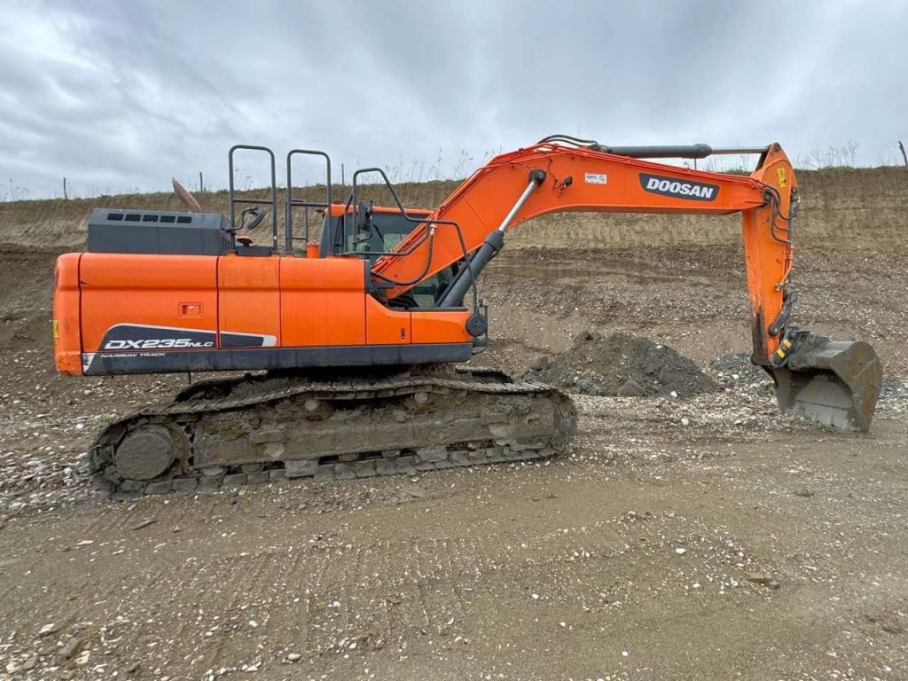Doosan DX235NLC-5 Photo 4