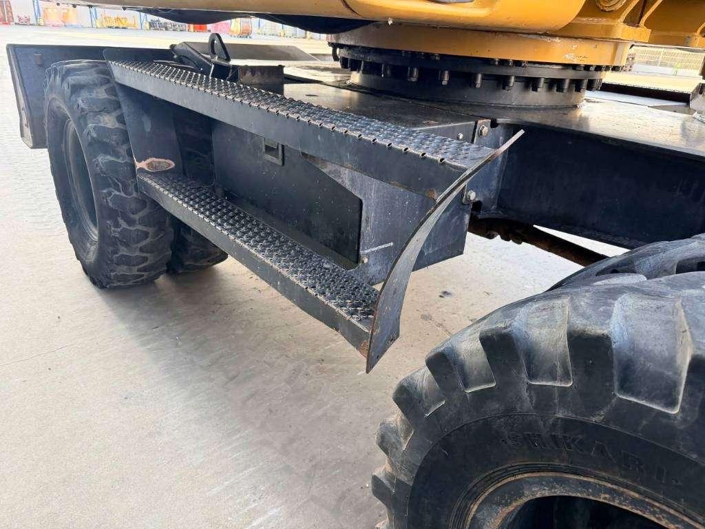 Caterpillar M318C Photo 16