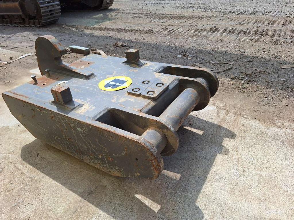 S3 for 38-43 ton excavators Attachment plate Photo 7