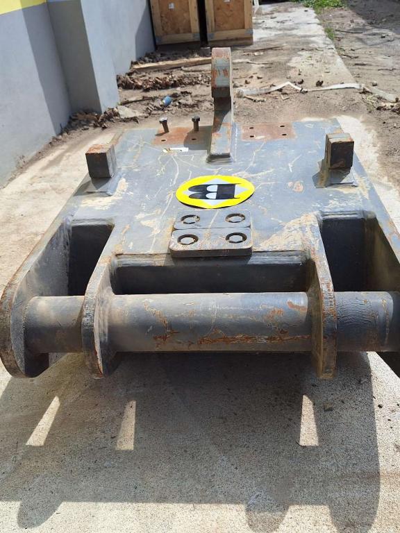 S3 for 38-43 ton excavators Attachment plate Photo 8