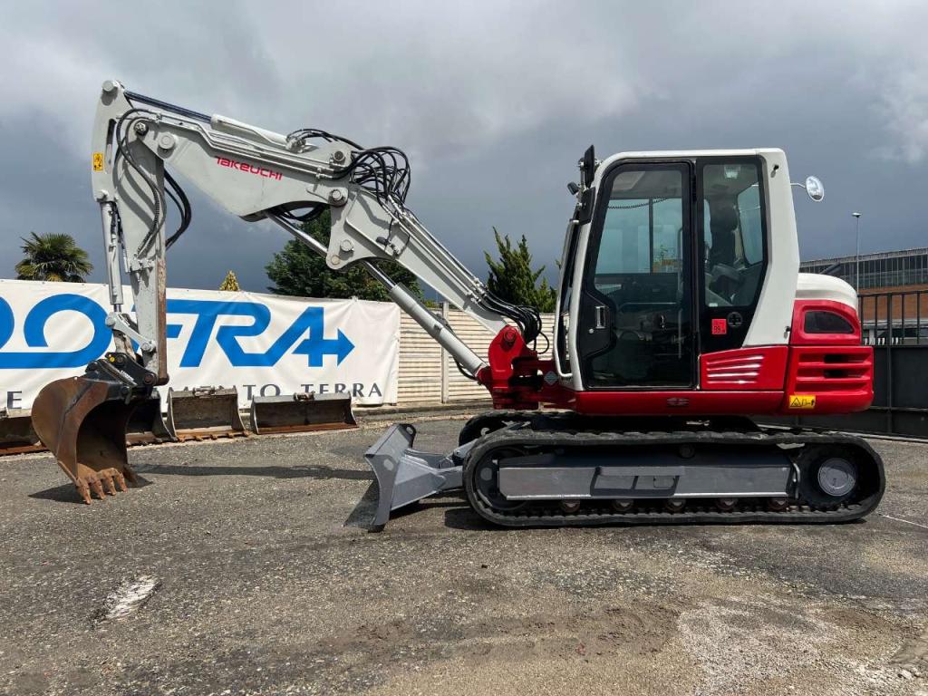 Takeuchi TB290-2 Photo 2