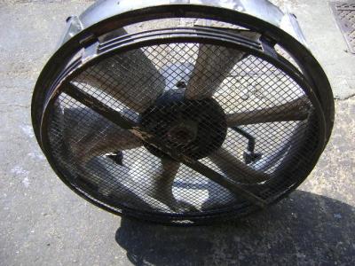 Ventilateur de refroidissement pour Fiat Hitachi W 190 Evolution en vente par PRV Ricambi Srl