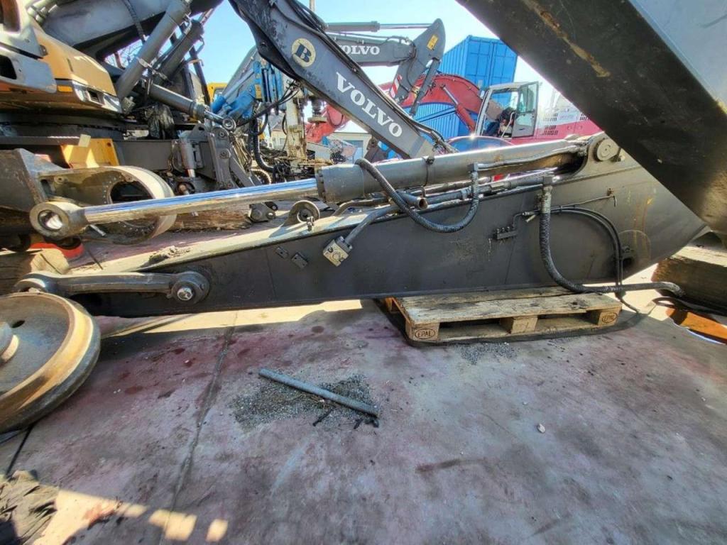 Volvo digging arm 14606868 for Volvo EC210B, EC210C, EC235C... Photo 7