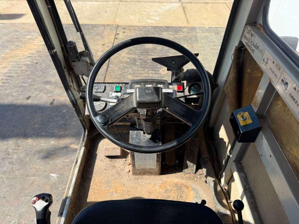 Mitsubishi LD700 - Dutch Machine / Pressurised Cabin Photo 10