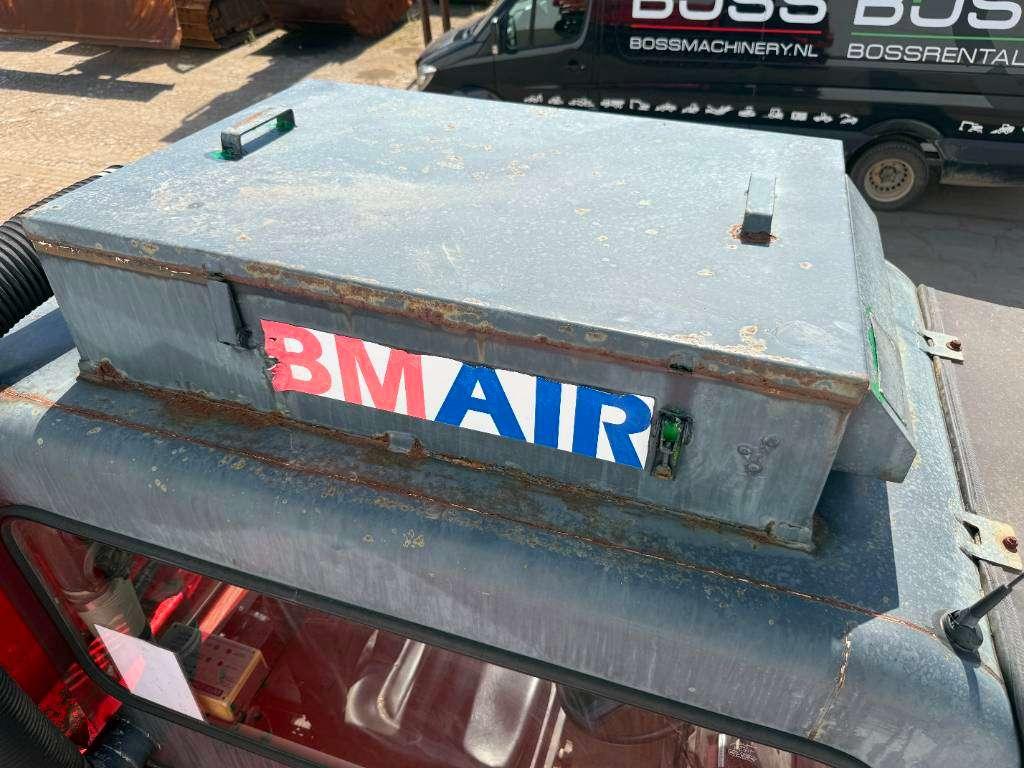 Mitsubishi LD700 - Dutch Machine / Pressurised Cabin Photo 22