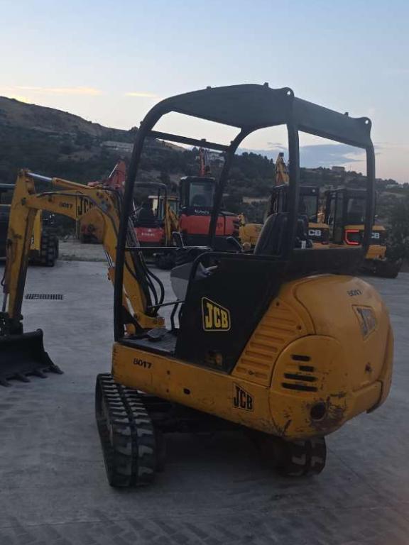 JCB 8017 Photo 4