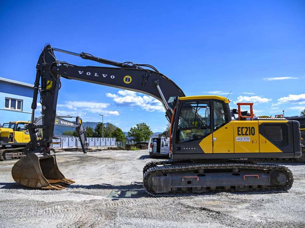 Volvo EC210FNL5 Photo 1