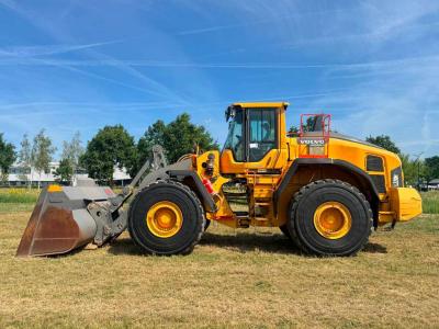 Volvo L220H - Automatic Greasing / Quick Coupler Photo 1