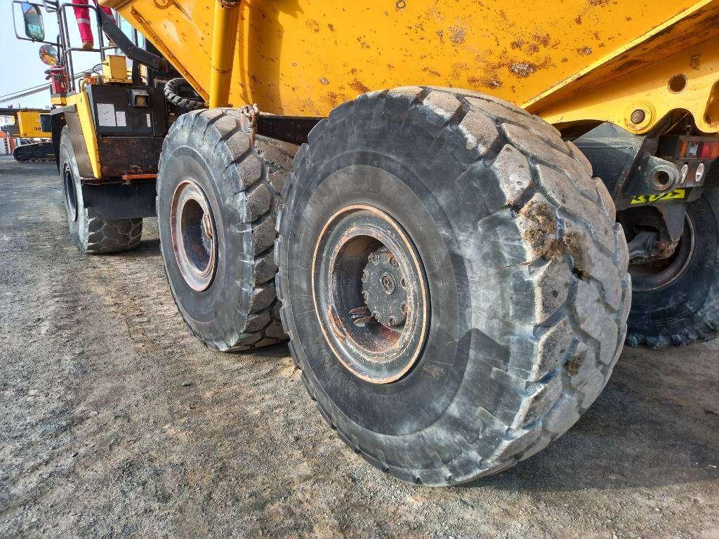 Komatsu HM400-3R (4 pcs available for sale in Abu Dhabi) Photo 14