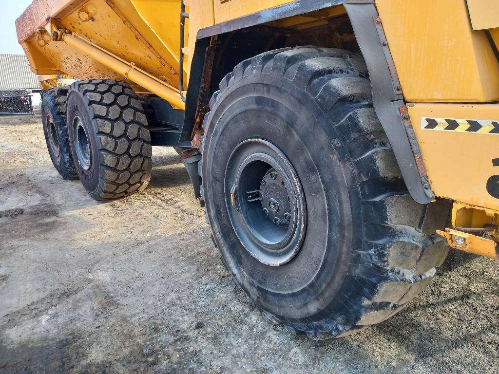 Komatsu HM400-3R (4 pcs available for sale in Abu Dhabi) Photo 18