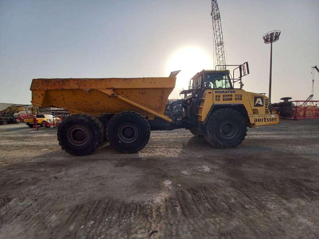 Komatsu HM400-3R (4 pcs available for sale in Abu Dhabi) Photo 2