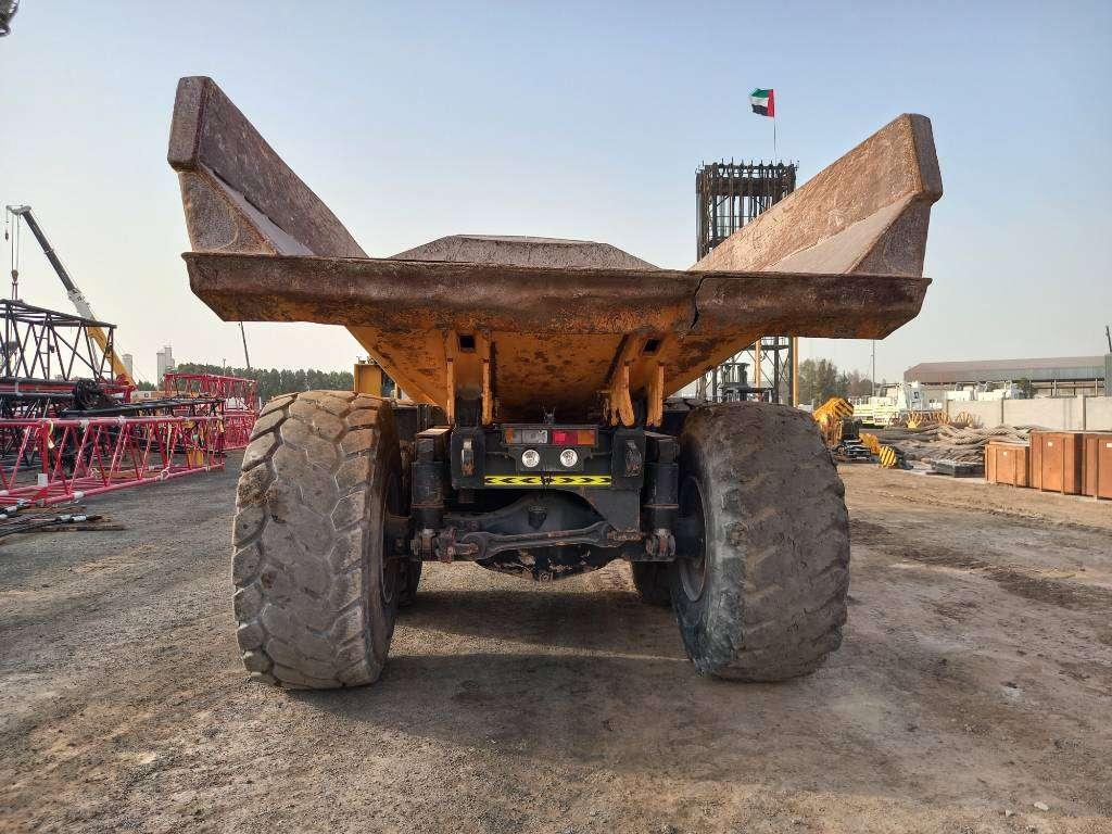 Komatsu HM400-3R (4 pcs available for sale in Abu Dhabi) Photo 5