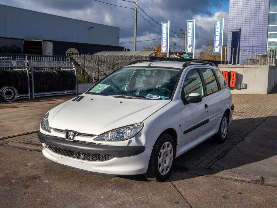 Peugeot 206 SW Photo 1