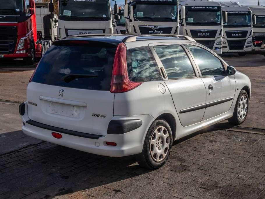 Peugeot 206 SW Photo 3