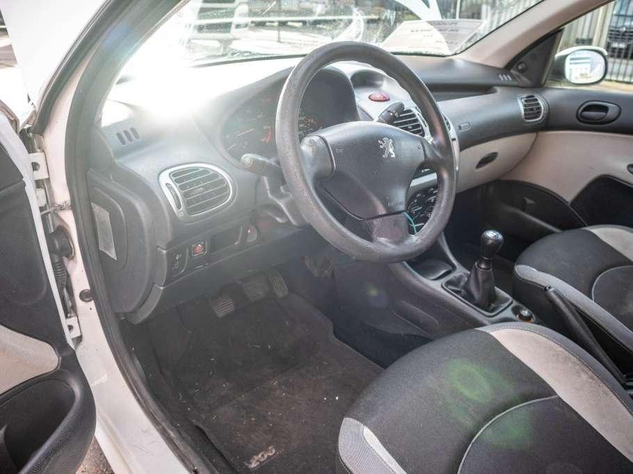 Peugeot 206 SW Photo 7